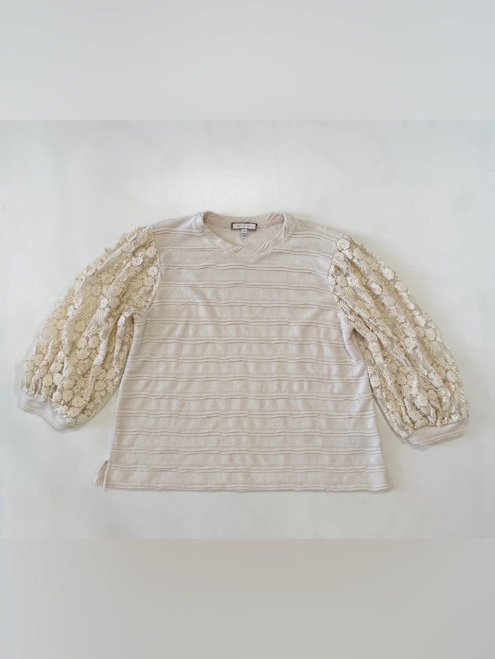 Eri + Ali Anthropologie Chelsea Lace-Sleeve Knit Top Floral Embroidery Size M